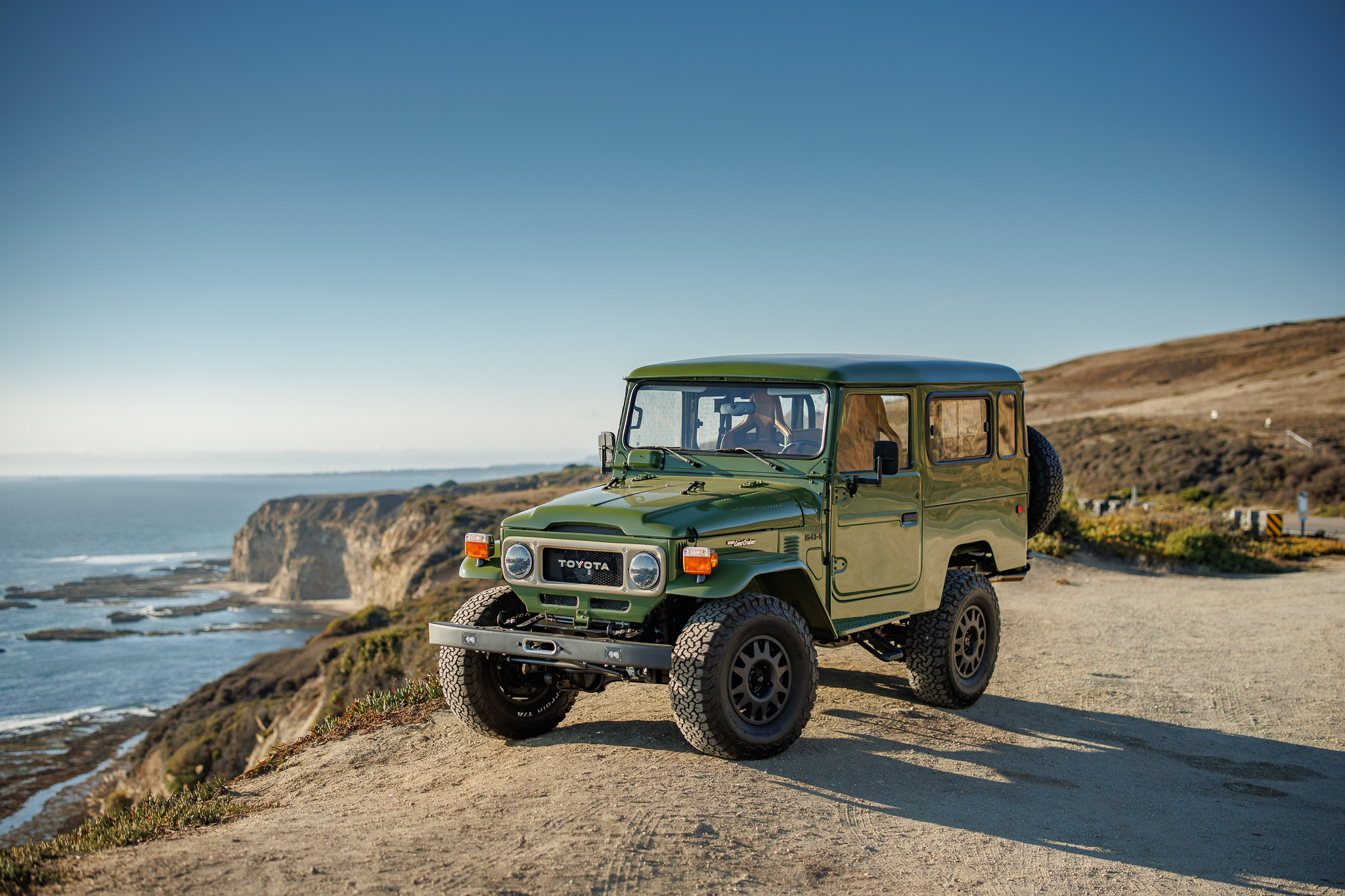 Toyota Land Cruiser G40 z felgami EVO Corse DakarZero – felgi offroad do samochodów terenowych