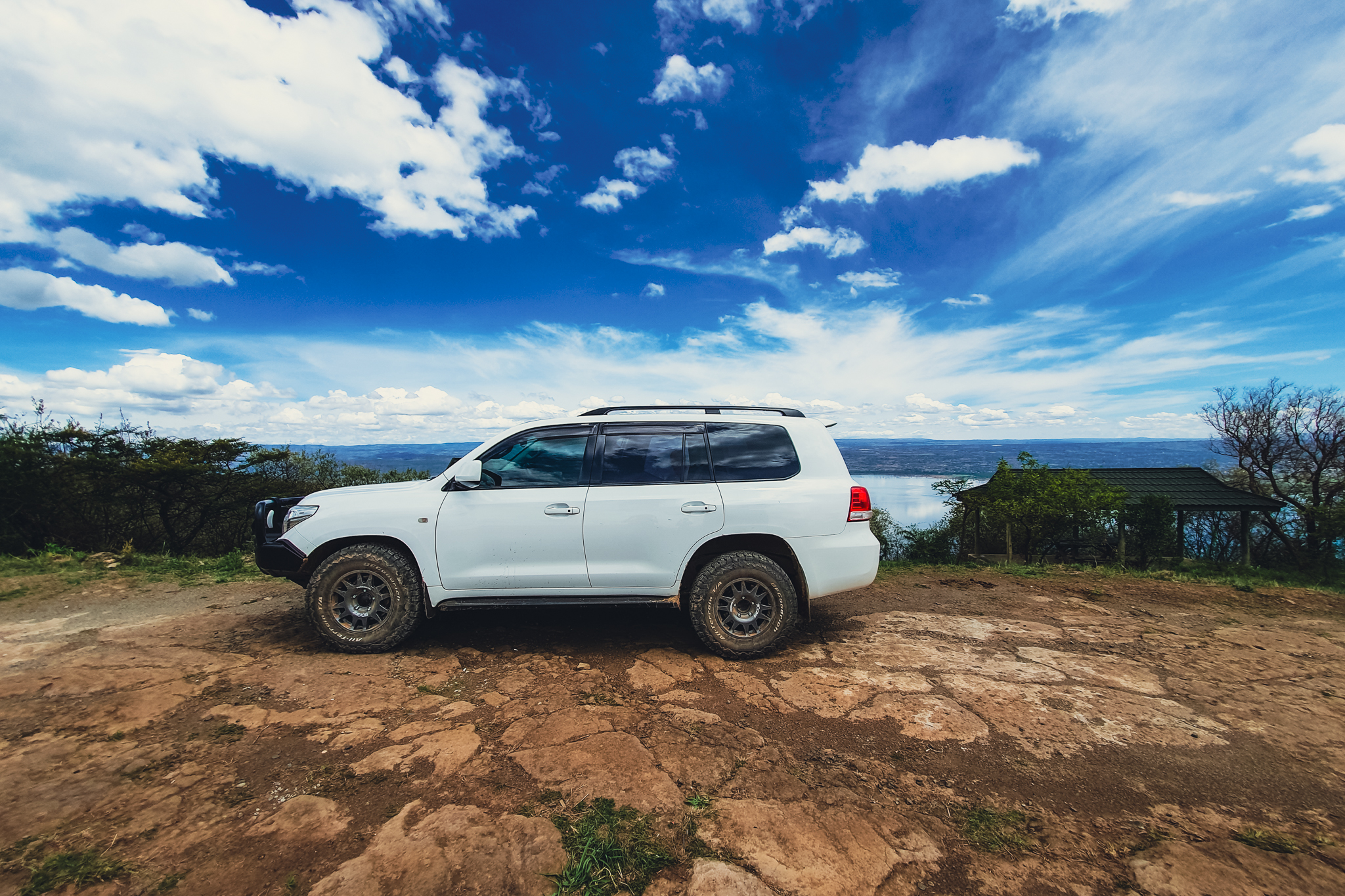 Toyota Land Cruiser J200 na felgach EVO Corse DakarZero 17